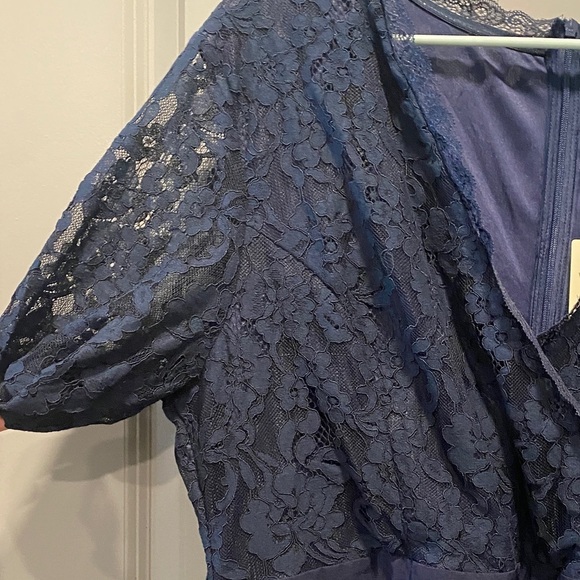 Chic Navy Lace Midi Dress Size 20 - Picture 3 of 9
